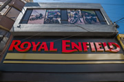 Royal Enfield inauguró en Bogotá su tienda más grande del país